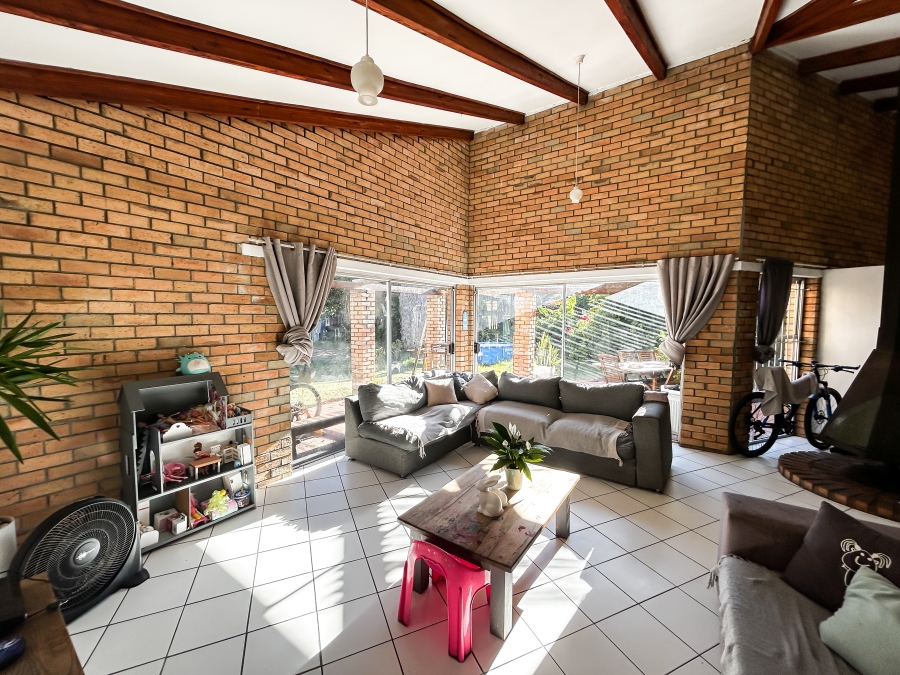 4 Bedroom Property for Sale in Table View Western Cape